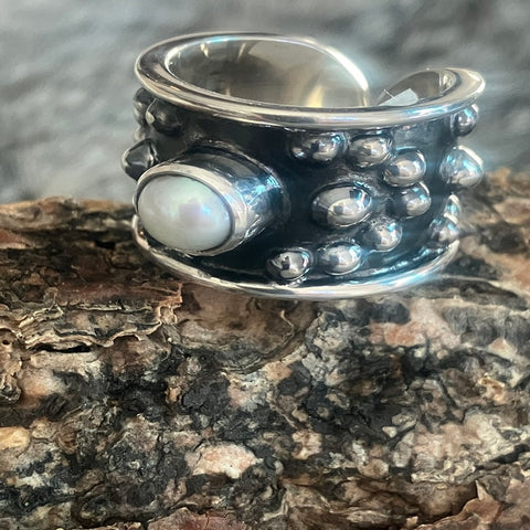 Pearl and Balls Oxidized Ring